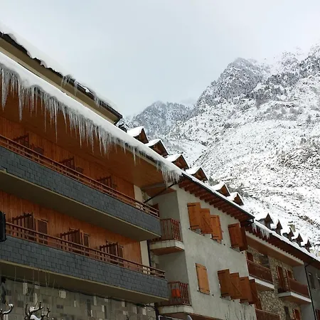 皮拉尔酒店 酒店 贝纳斯克