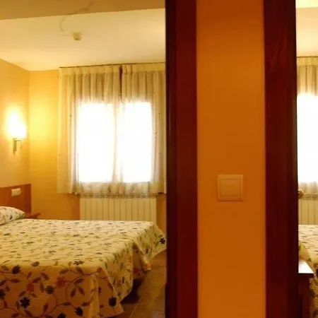 El Pilar Hotel *